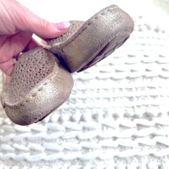 UGG Women's Clair Loafer Metallic Gold Leather Size 8 - Picture 5 of 8